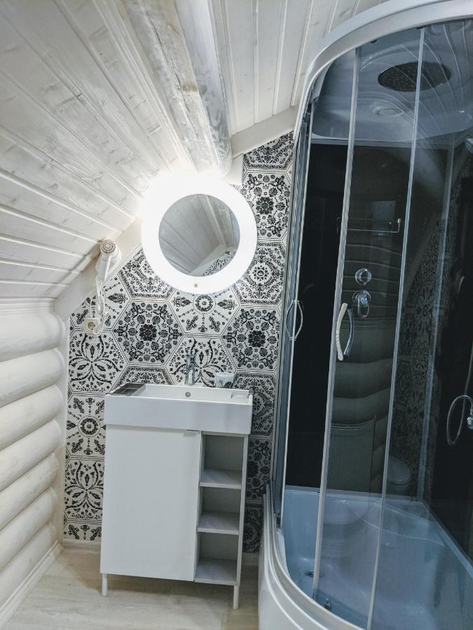 Asher Tatariv Luaran gambar